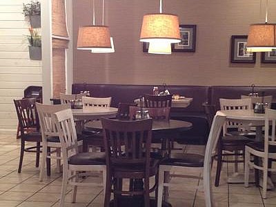 Pat's Pizza - Oxford | Restaurants Near Me | Logo